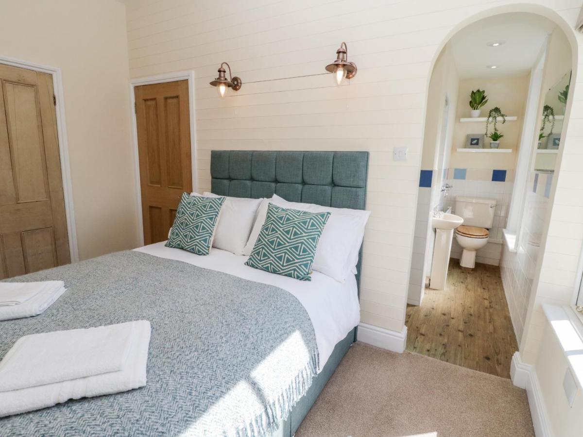 Laurel House Villa Whitby Luaran gambar